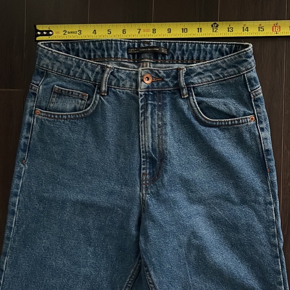 ZARA Medium wash Mom Jeans - Picture 4 of 8